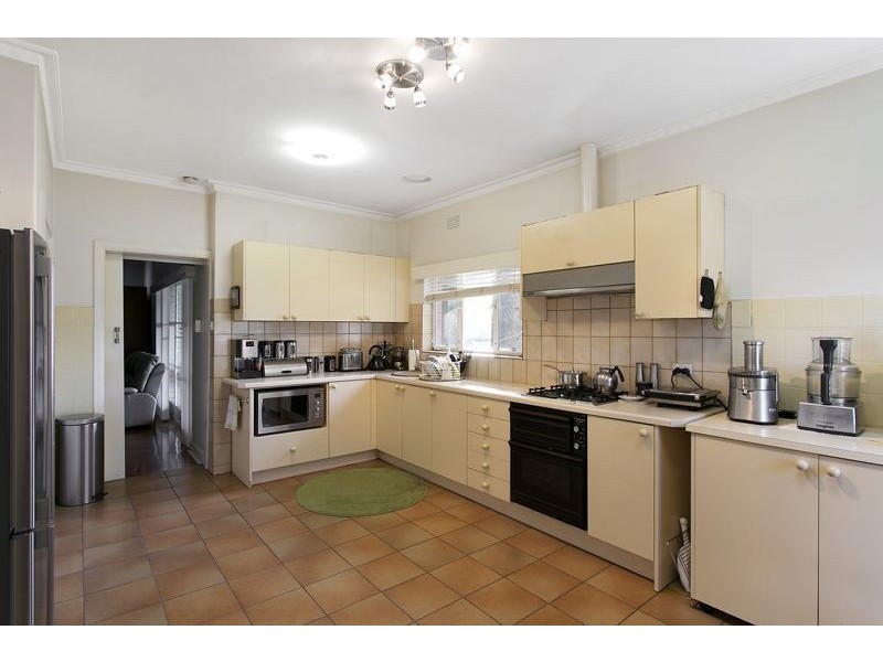 35 Ferntree Gully Road, Oakleigh VIC 3166