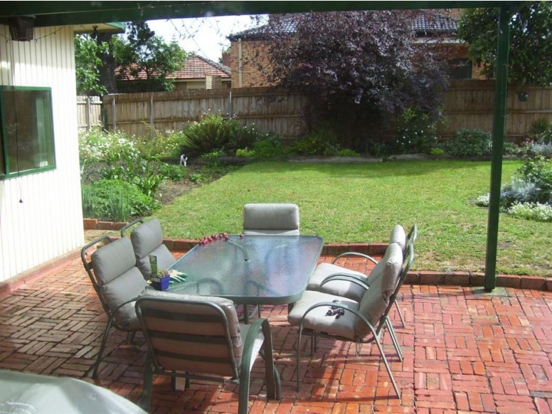 9 Matthew St, Glen Waverley VIC 3150