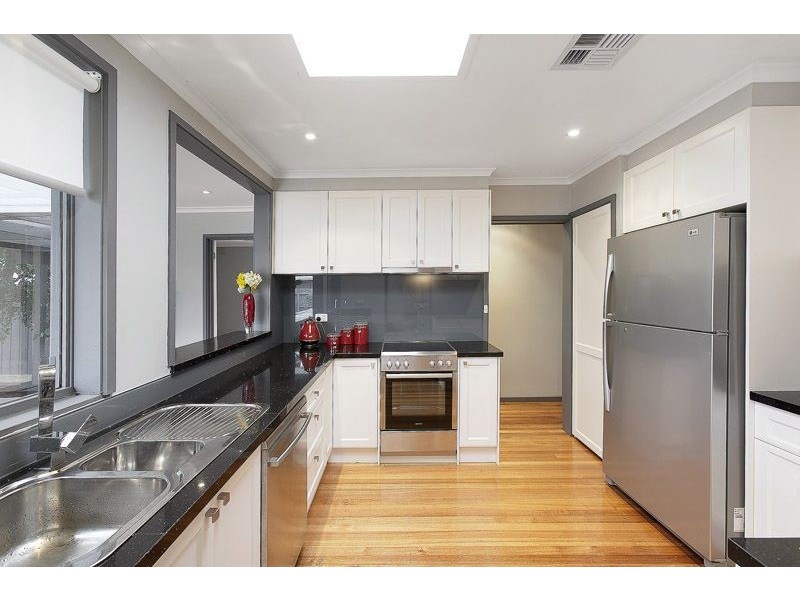 43 Anora Crescent, Mulgrave VIC 3170