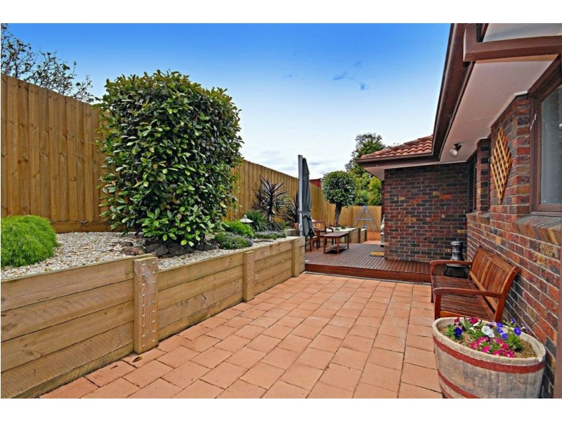 2/25 Russell Crescent, Mount Waverley VIC 3149