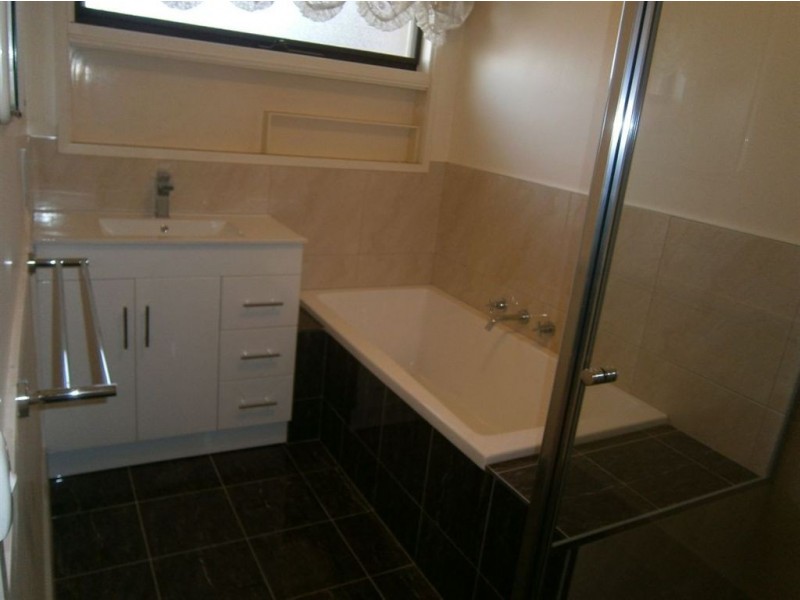 17 Jousting Place,, Glen Waverley VIC 3150