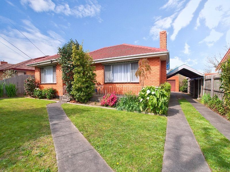 136 Watsons Road, Glen Waverley VIC 3150