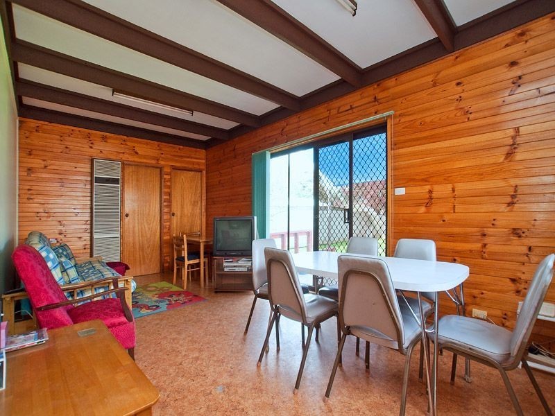 136 Watsons Road, Glen Waverley VIC 3150