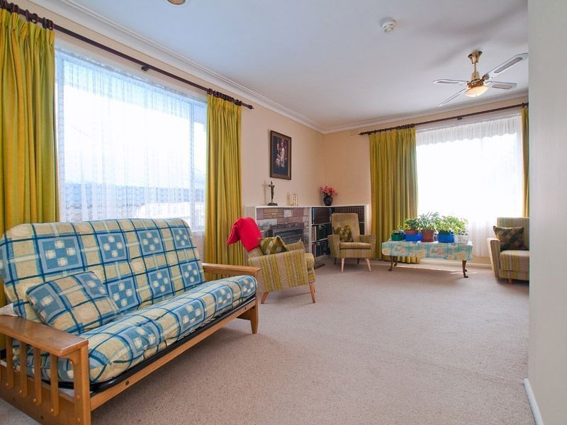 136 Watsons Road, Glen Waverley VIC 3150