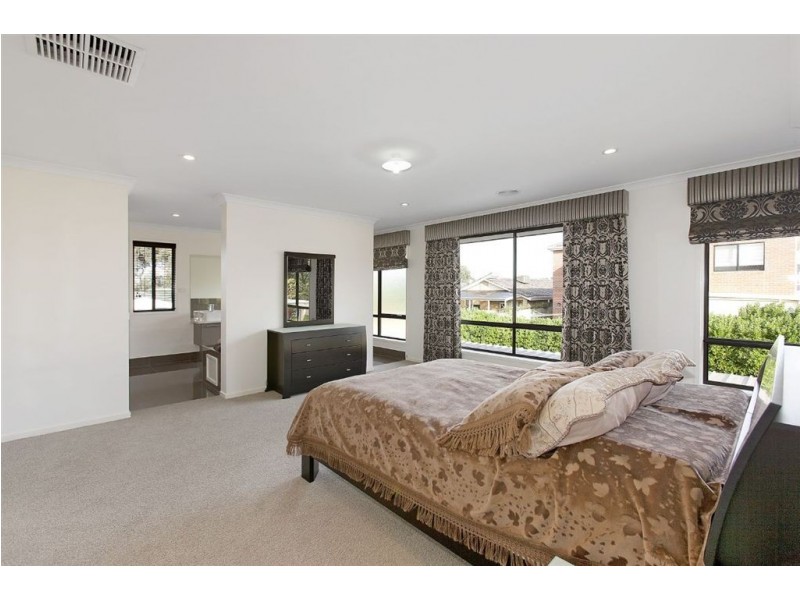 54 Campbell Street, Glen Waverley VIC 3150