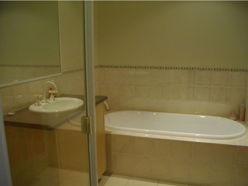 1 St Laurent Rise, Knoxfield VIC 3180