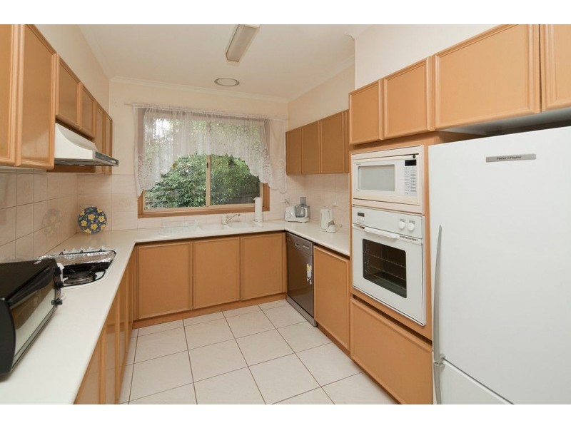 9 Midlothian Place, Glen Waverley VIC 3150