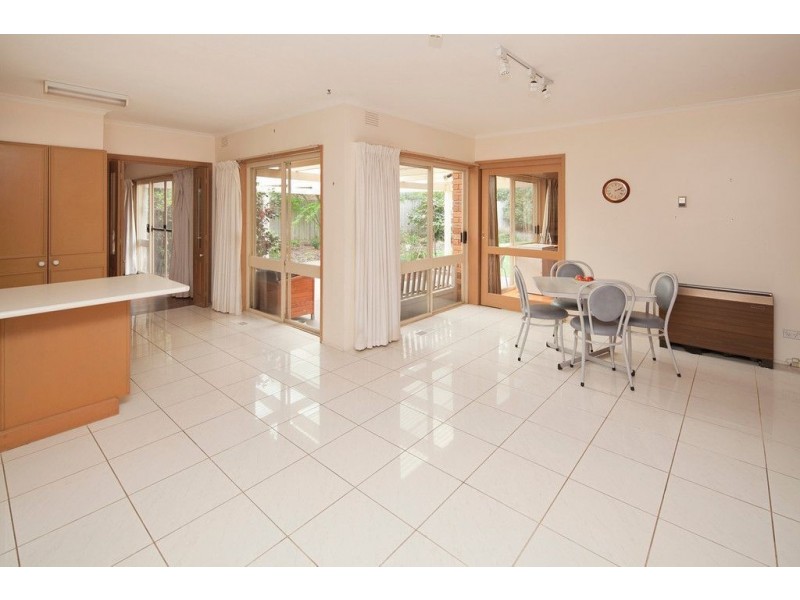 9 Midlothian Place, Glen Waverley VIC 3150