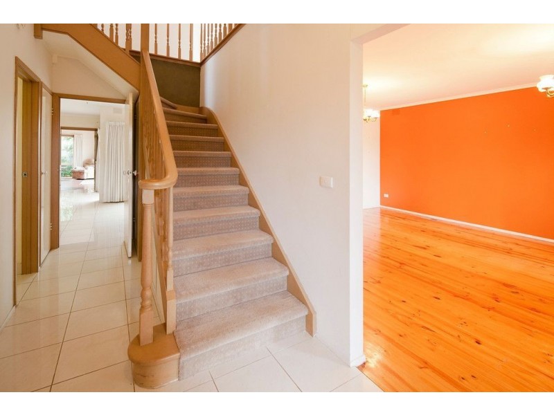 9 Midlothian Place, Glen Waverley VIC 3150