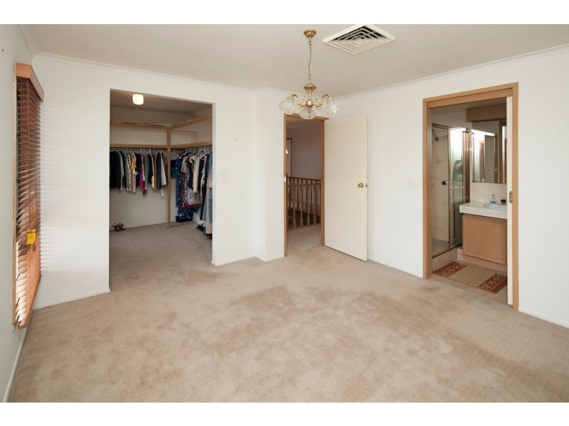 9 Midlothian Place, Glen Waverley VIC 3150