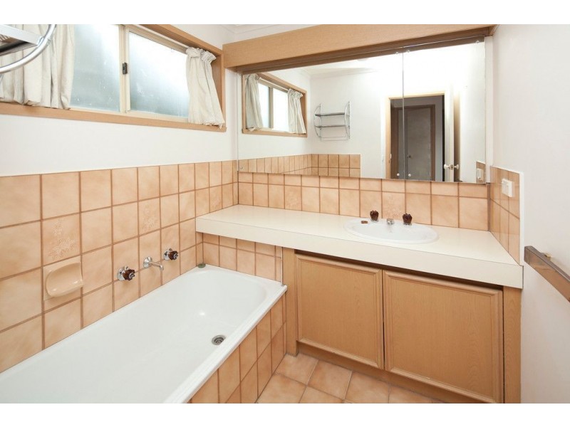 9 Midlothian Place, Glen Waverley VIC 3150