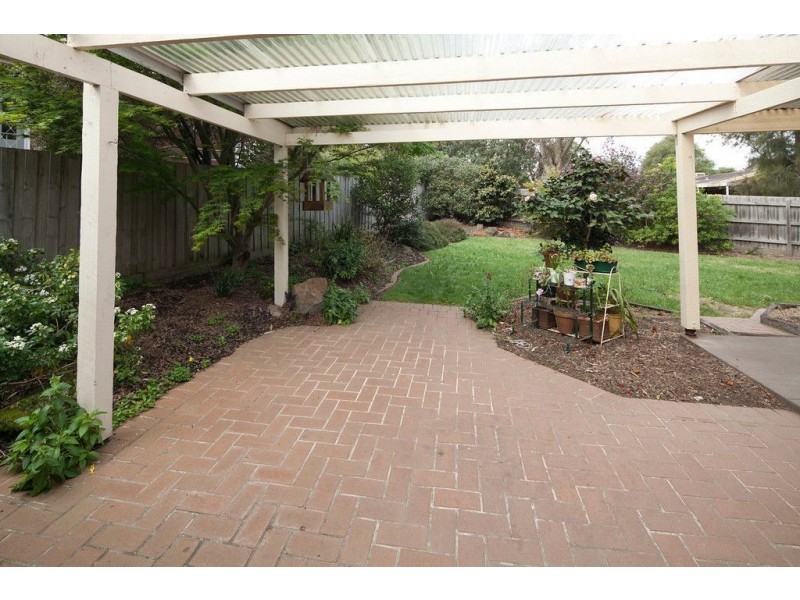 9 Midlothian Place, Glen Waverley VIC 3150