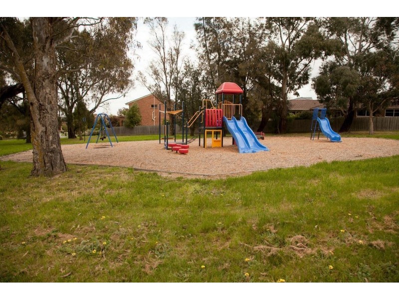 9 Midlothian Place, Glen Waverley VIC 3150