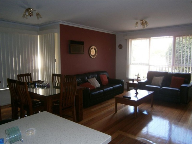 2 Windella Crescent, Glen Waverley VIC 3150