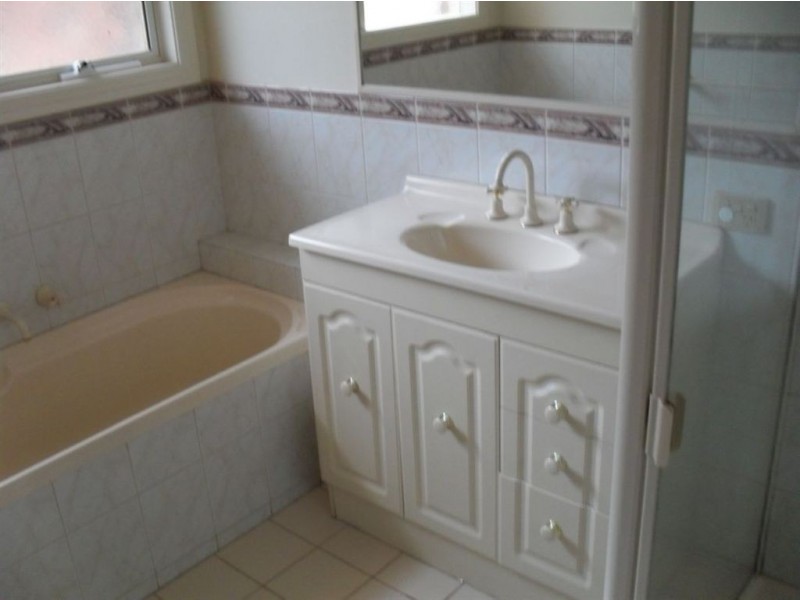 1/6 Lynden Grove, Mount Waverley VIC 3149