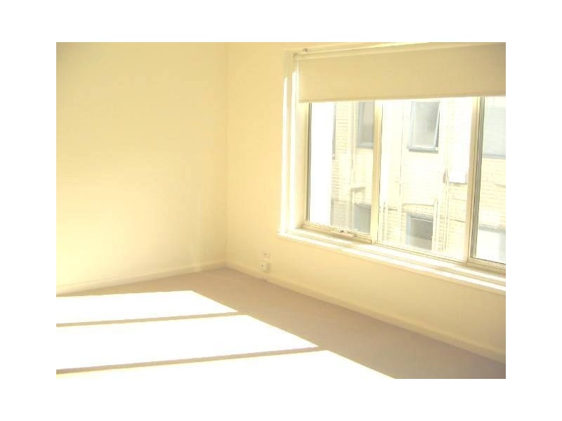 10/8 Mitford Street, St Kilda VIC 3182