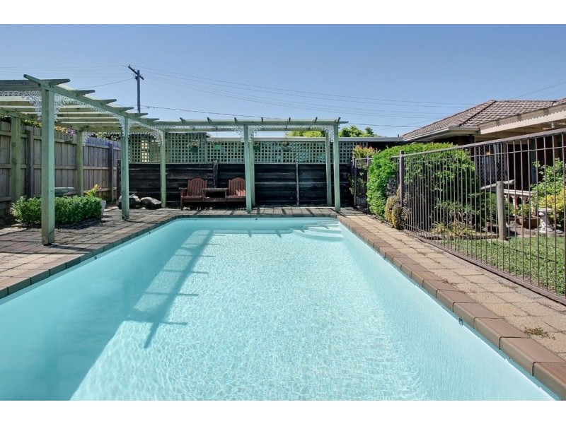 18 Rembrandt Drive, Wheelers Hill VIC 3150