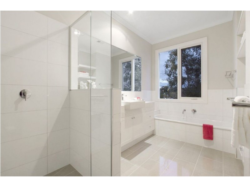 2 Bruce Street, Mount Waverley VIC 3149