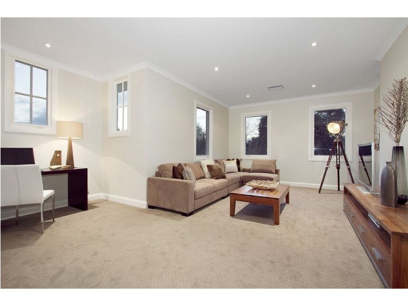 2 Bruce Street, Mount Waverley VIC 3149