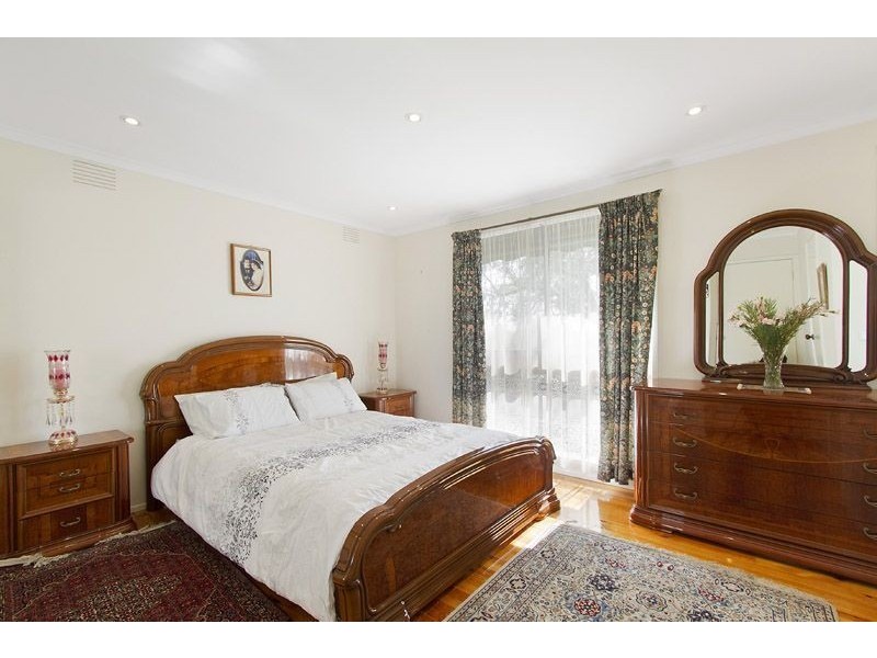 33 Heatherlea Drive, Wheelers Hill VIC 3150