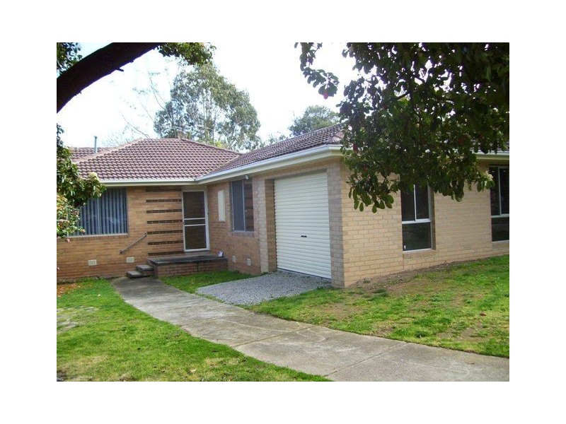 1 Naroo Court, Glen Waverley VIC 3150