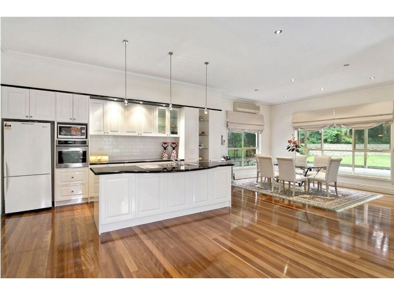 11 Falconer Street, Glen Waverley VIC 3150