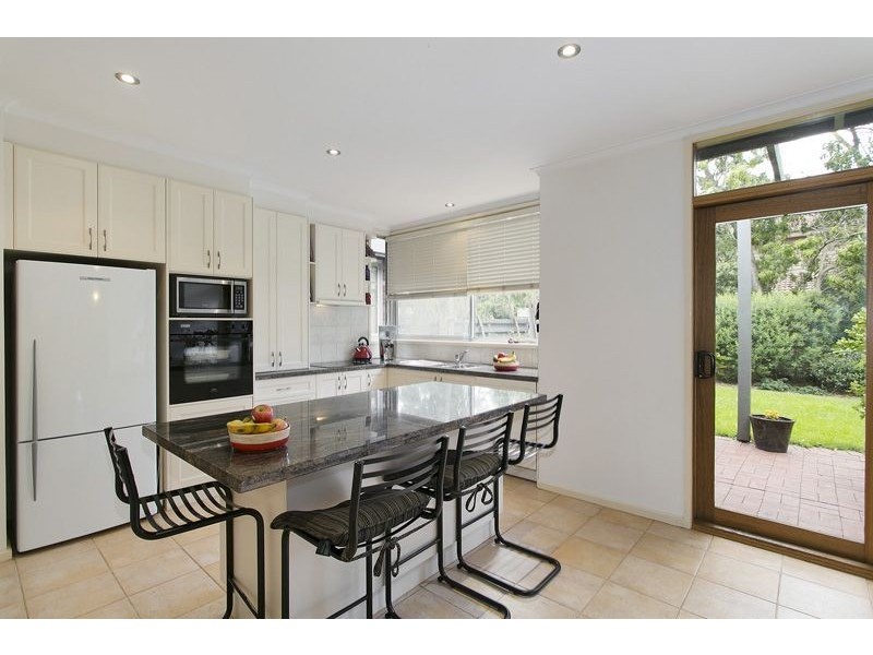 8 Glenville Road, Glen Waverley VIC 3150