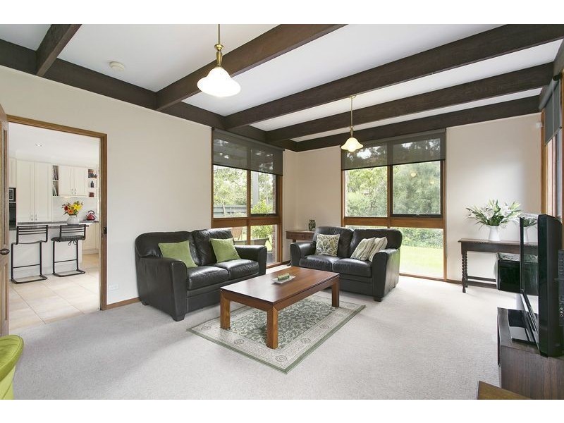 8 Glenville Road, Glen Waverley VIC 3150