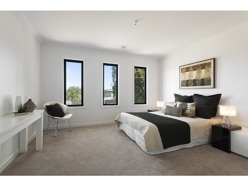 2/7 Lyric Court, Glen Waverley VIC 3150