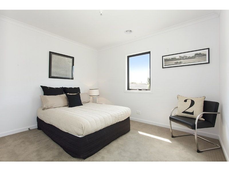 2/7 Lyric Court, Glen Waverley VIC 3150