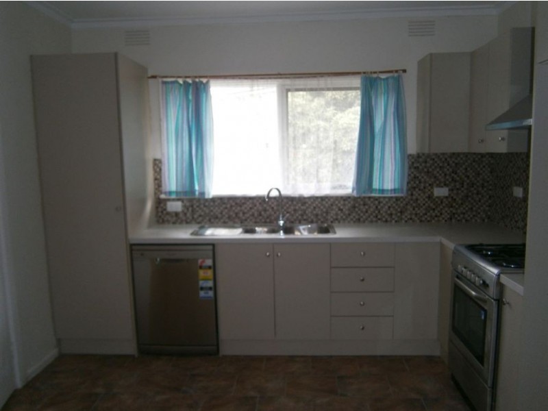 31 Fairland Avenue, Oakleigh East VIC 3166