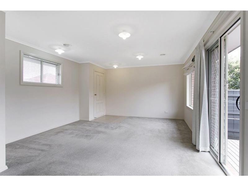 2/7 Barnett Grove, Noble Park VIC 3174