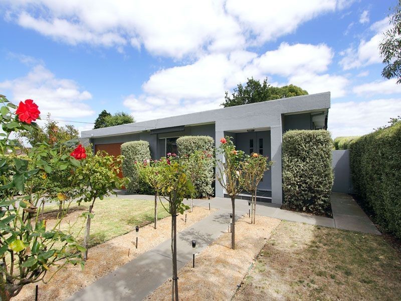 17 Dion Road, Glen Waverley VIC 3150