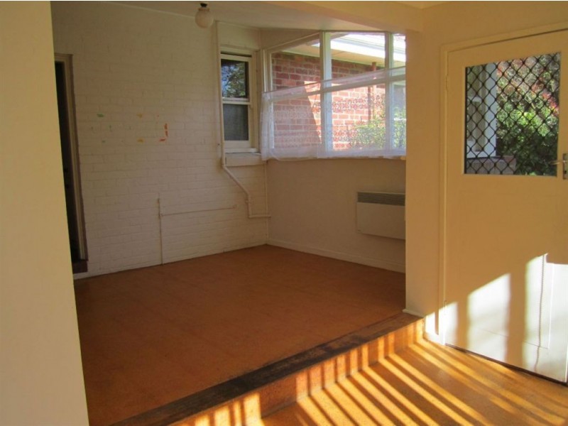 15 Woodstock Road, Mount Waverley VIC 3149