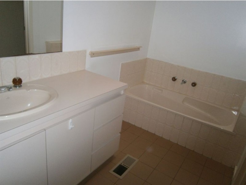 1/605 High Street Road, Mount Waverley VIC 3149