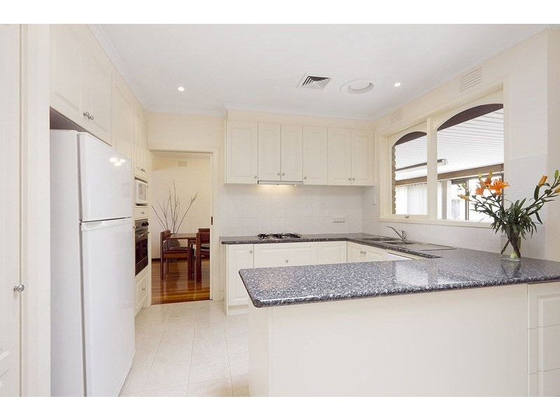 6 Banner Court, Glen Waverley VIC 3150