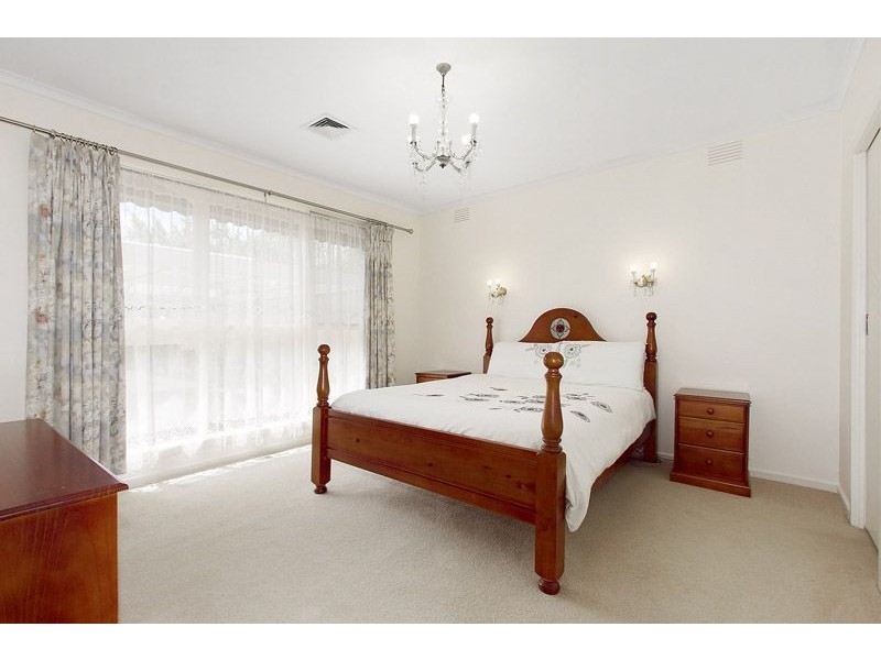 6 Banner Court, Glen Waverley VIC 3150