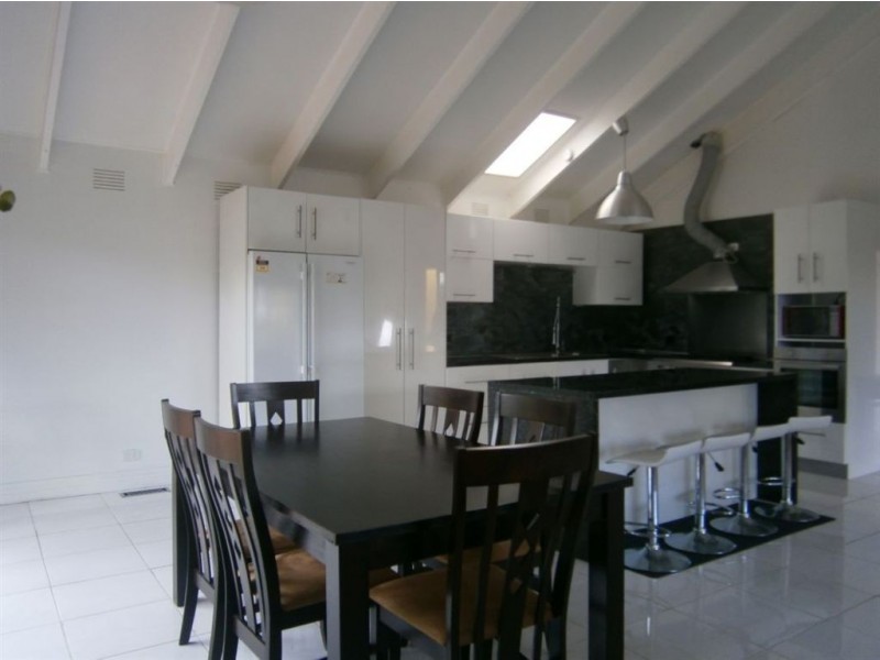 26 Loretta Avenue, Wheelers Hill VIC 3150