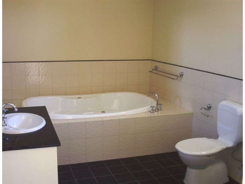 11 Montvale Mews, Mount Waverley VIC 3149