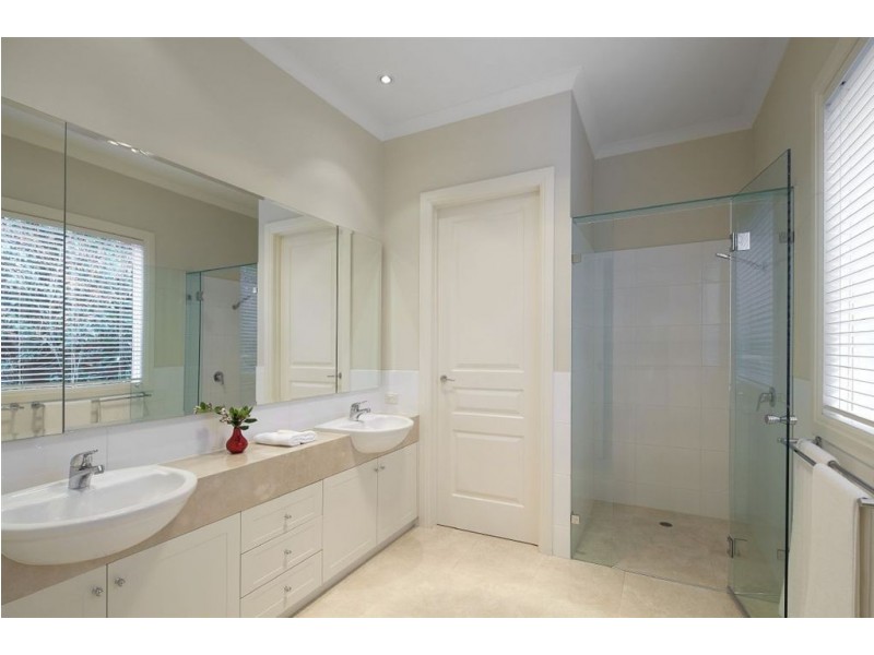 8 Yatama Court, Mount Waverley VIC 3149