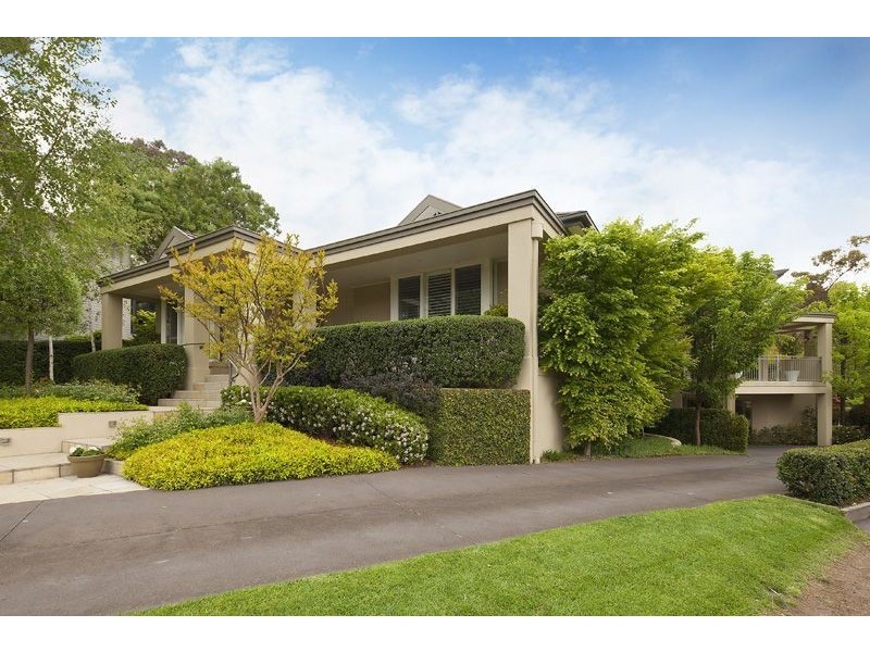 8 Yatama Court, Mount Waverley VIC 3149