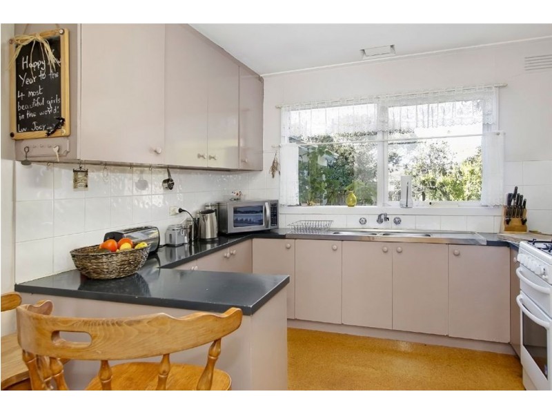 74 Glen Tower Road, Glen Waverley VIC 3150