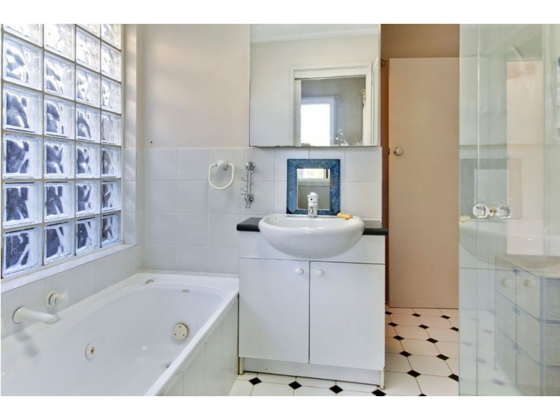 74 Glen Tower Road, Glen Waverley VIC 3150