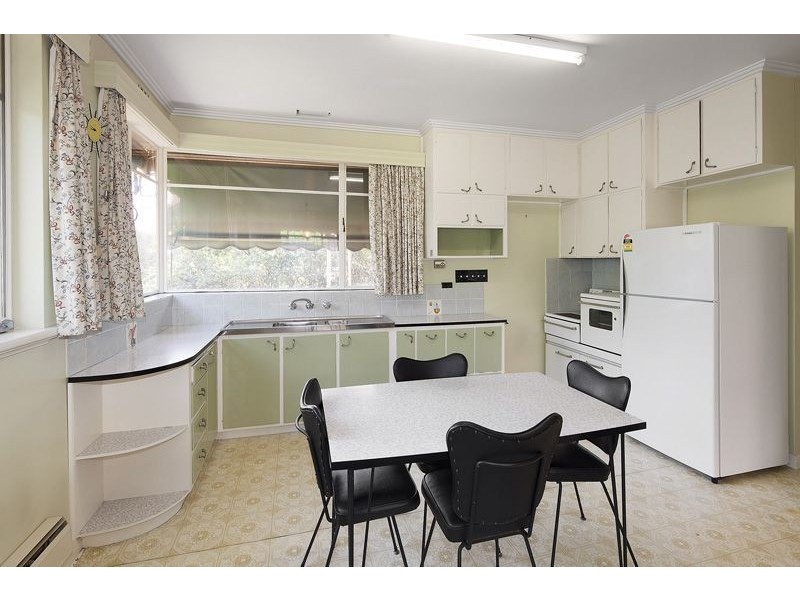 37 Cheviot Road, Mount Waverley VIC 3149