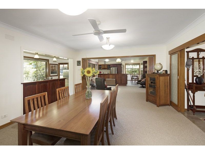 19 Ingleside Crescent, Glen Waverley VIC 3150