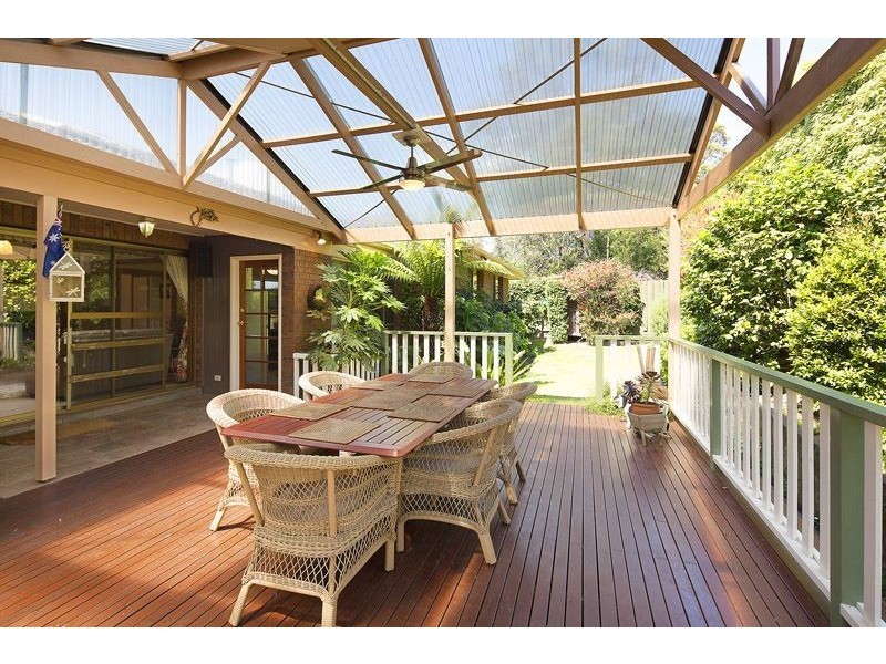 19 Ingleside Crescent, Glen Waverley VIC 3150