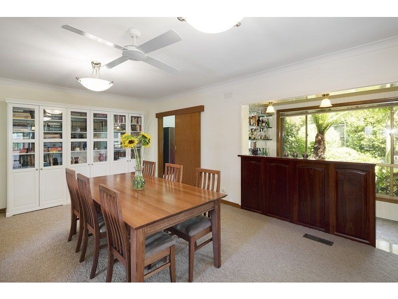 19 Ingleside Crescent, Glen Waverley VIC 3150