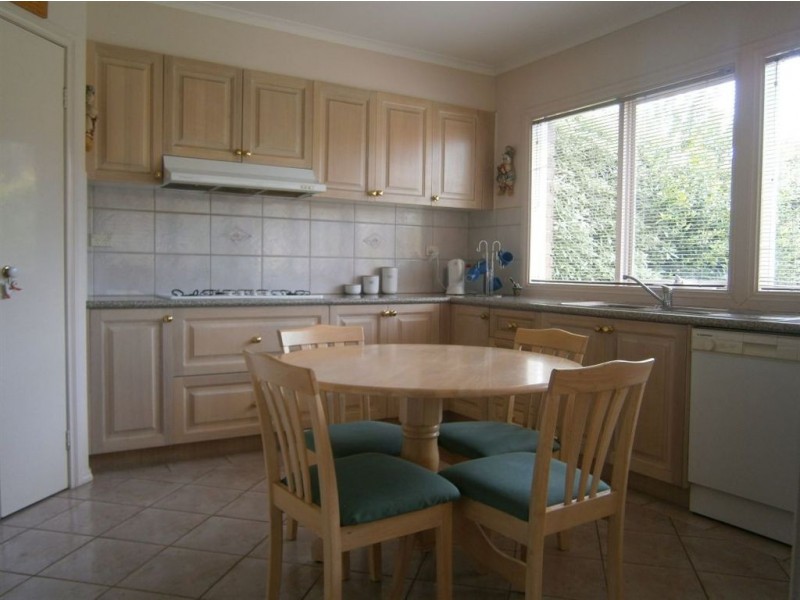 2 Epworth Court, Glen Waverley VIC 3150