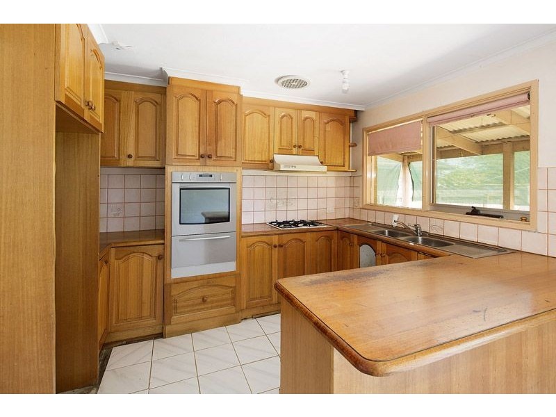 35 Grovelands Drive, Mulgrave VIC 3170