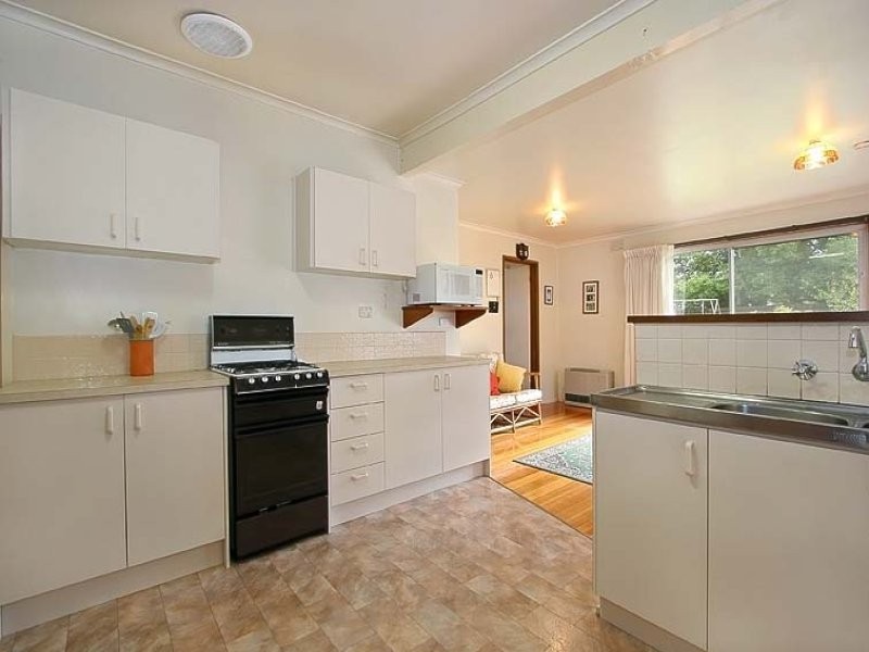 13 Lisbon Street, Glen Waverley VIC 3150
